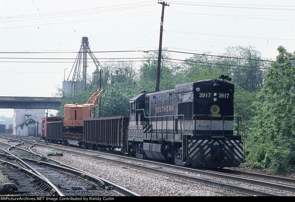 SOU 3917 on work train